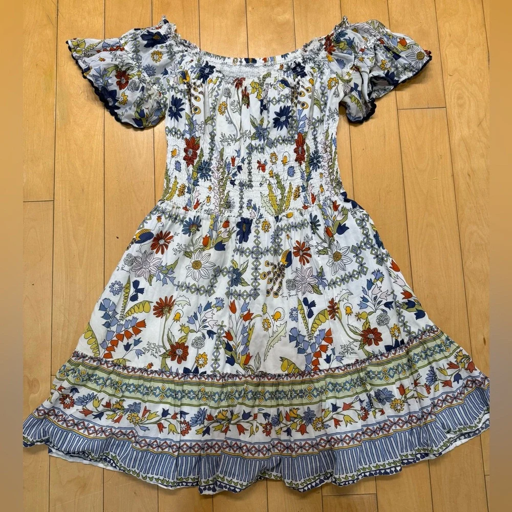 Very colorful and beautiful dress - Picture 2 of 3